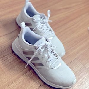 White Adidas cloud foam Sneakers sz 6